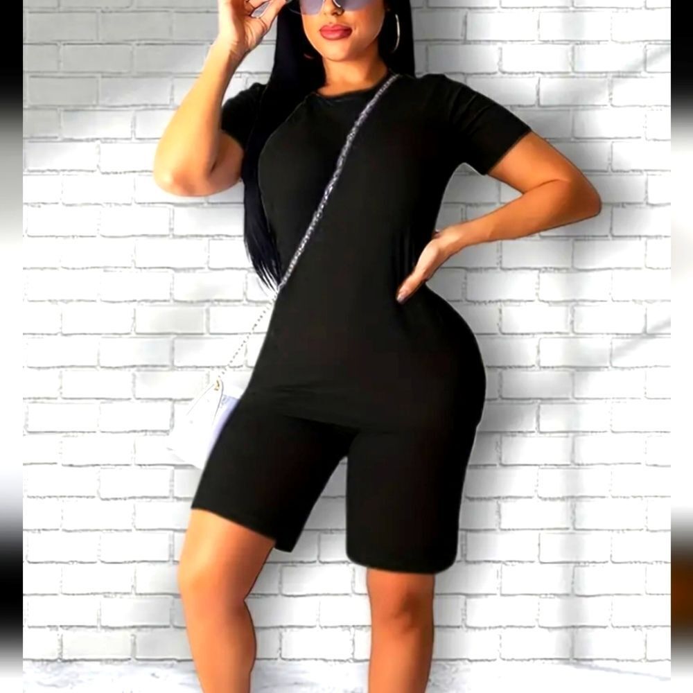Womens Plus Size Black 2pc short set Size 3x